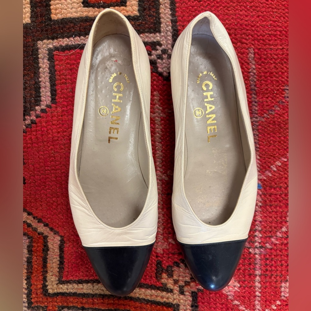 Chanel Vintage classic leather ballerina flats